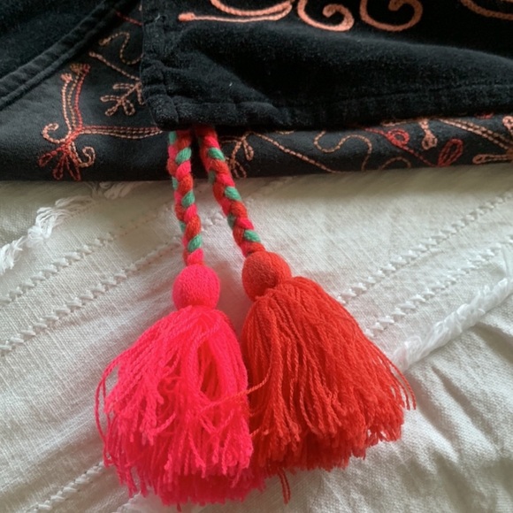 Karma Living velvet embroidered throw - Picture 4 of 7